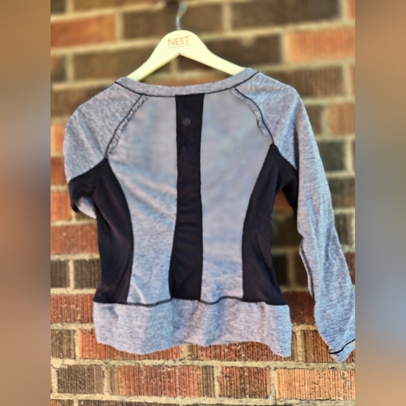 Lululemon long sleeve - Picture 6 of 6
